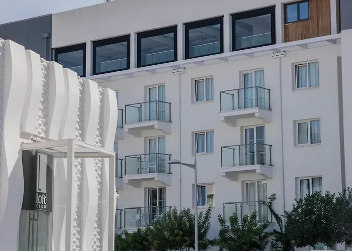 Amazing Maisonette Next To Harbour Of Cy 아파트 *