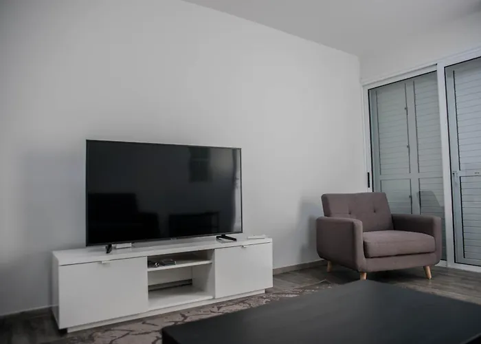 Amazing Maisonette Next To Harbour Of Cy アパート *