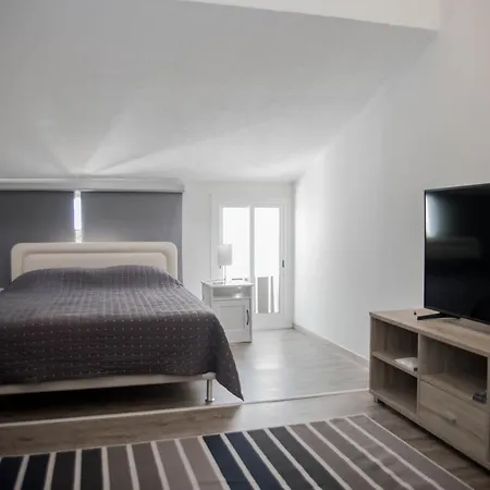 Amazing Maisonette Next To Harbour Of Cy Apartment